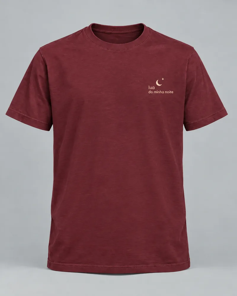 Proposta da camiseta Lua da minha noite, bordô
