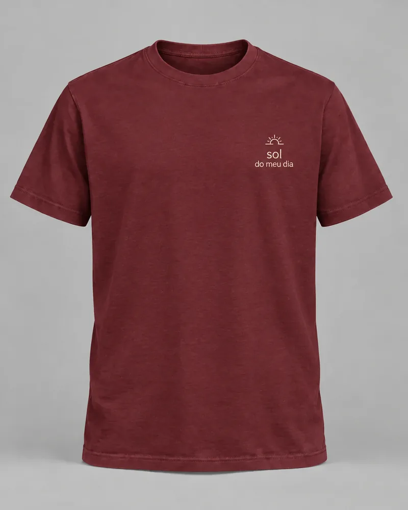 Proposta da camiseta Sol do meu dia, bordô