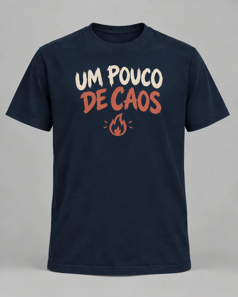 Proposta da camiseta Um pouco de caos, azul-marinho
