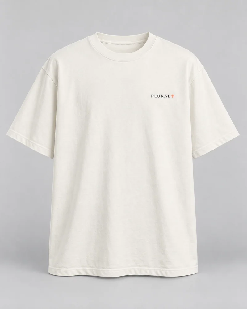 Proposta da camiseta Plural — Essencial, off-white