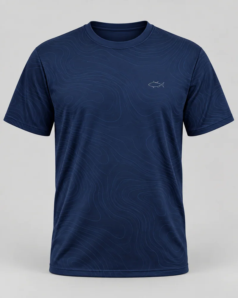 Proposta da camiseta Água — Linhas calmas, azul-marinho